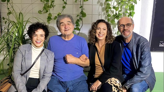Luciana Braga, Eliane Giardini e Marcos Caruso prestigiam peça estrelada por Otávio Augusto