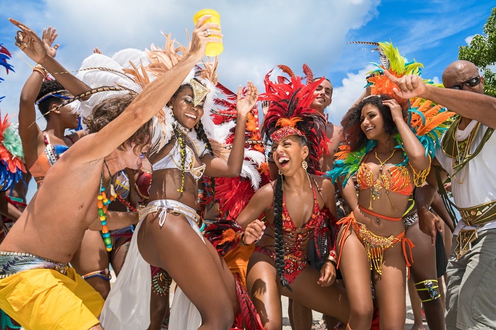 O famoso carnaval de Barbados, no Caribe, acontece de final de junho a começo de agosto — Foto: Divulgação / Visit Barbados