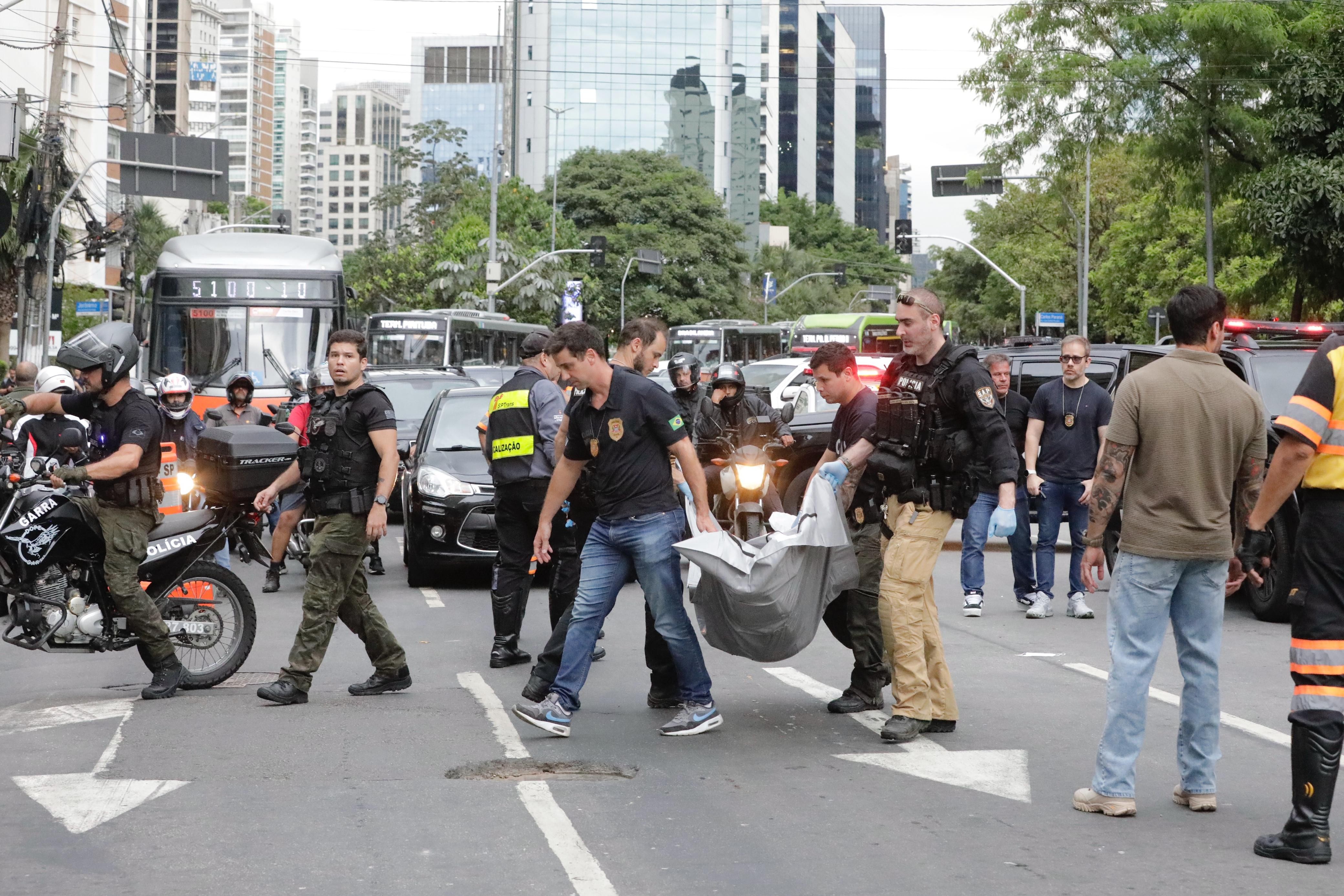 Tiroteio na Faria Lima deixa ao menos um morto e paralisa tr&acirc;nsito