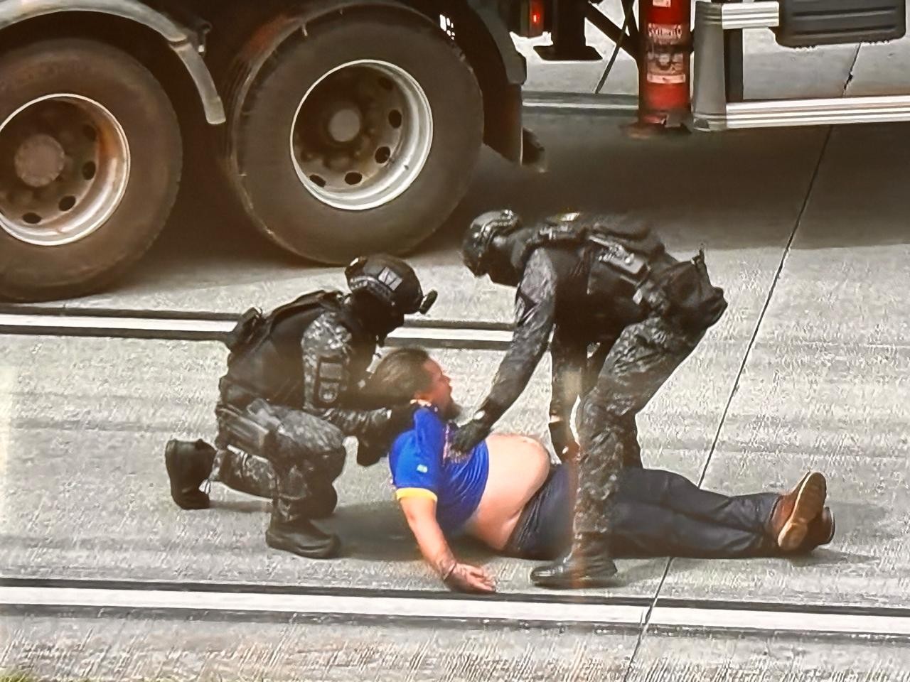 Motorista de caminhão que parou Rodoanel inventou assalto e falsa bomba, diz polícia