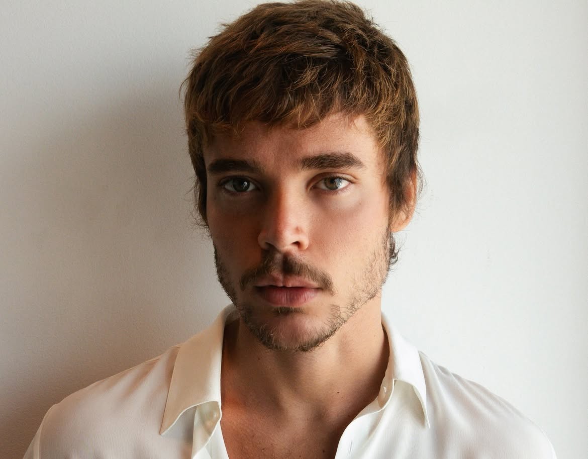 João Lucas fala sobre protagonismo em musical e planos de paternidade com Sasha