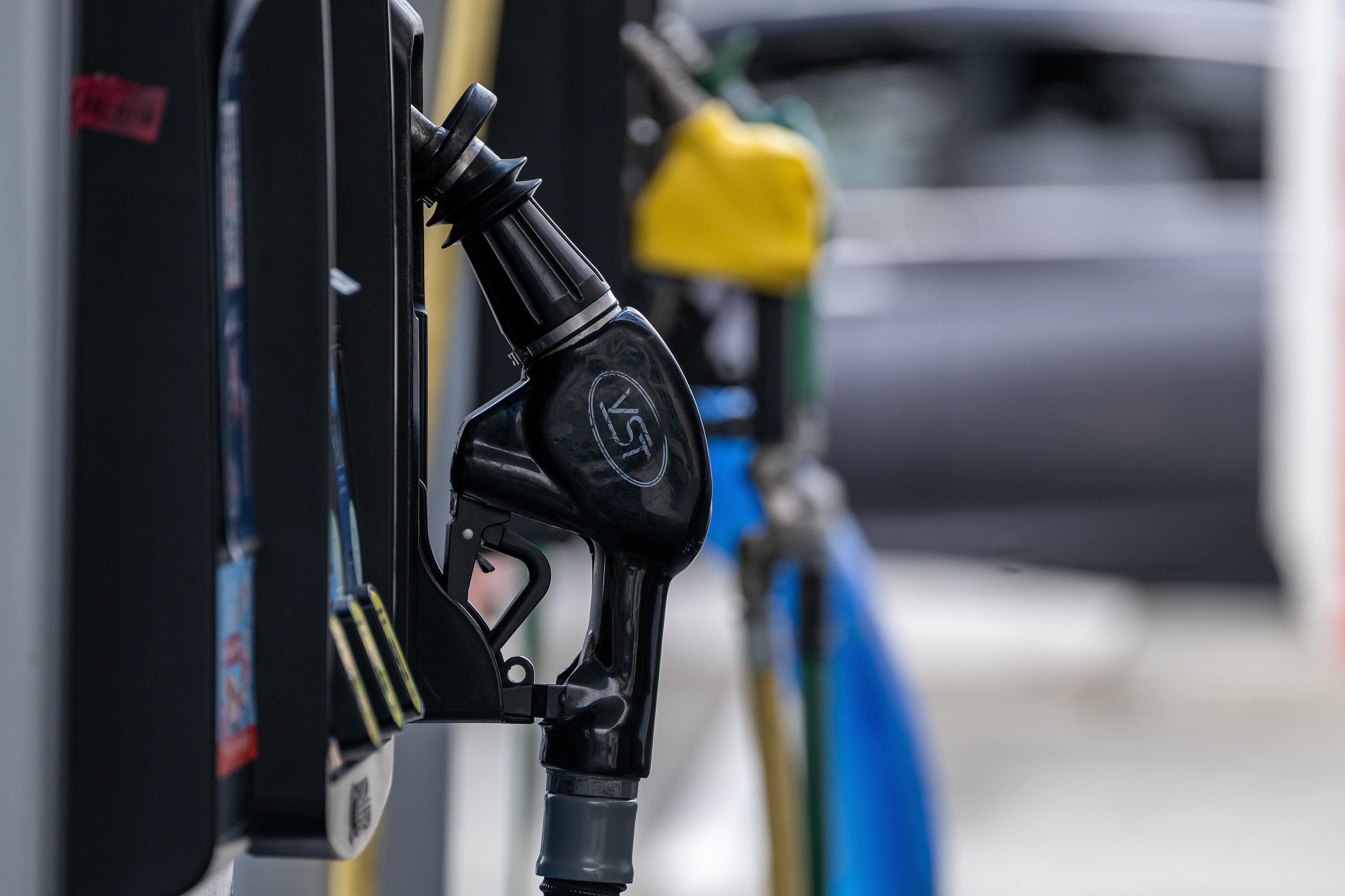 Agência ambiental de Trump autoriza venda de gasolina com mais etanol no verão dos EUA diante de possível escassez