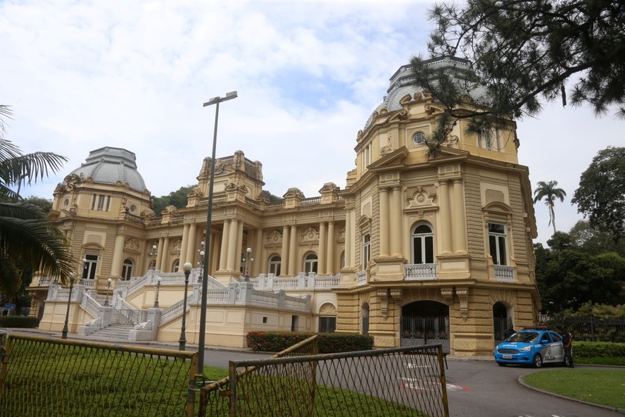 80104102-ci-rio-de-janeiro-rj-30-11-2018-fachada-do-palacio-guanabara-apos-a-prisao-do-governa.jpg