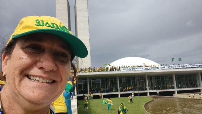 Cármen Lúcia recebe advogado de empresária condenada por financiar atos golpistas