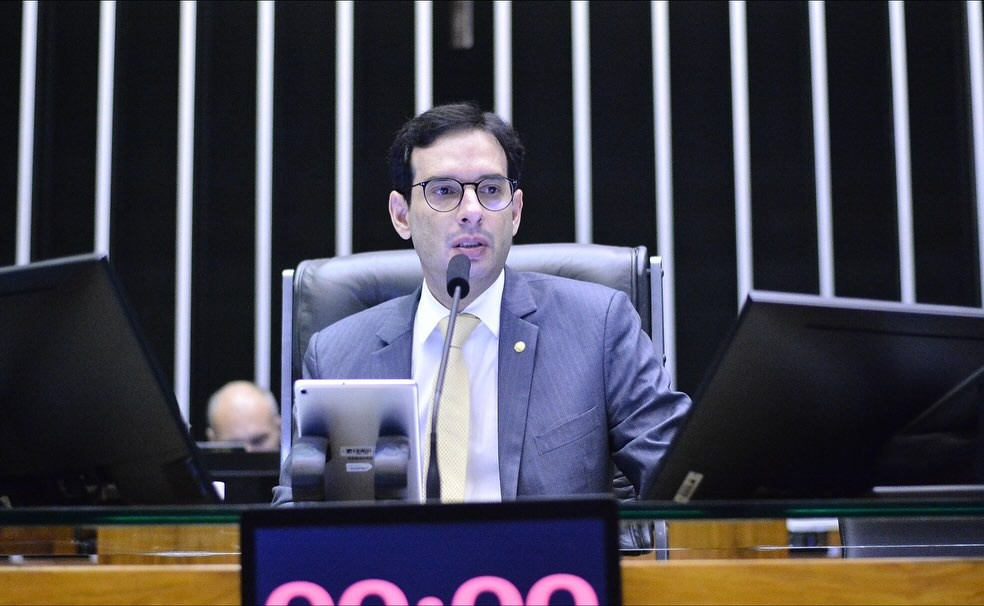 Fim da escala 6x1 deve ter prazo para entrar em vigor caso PEC seja aprovada