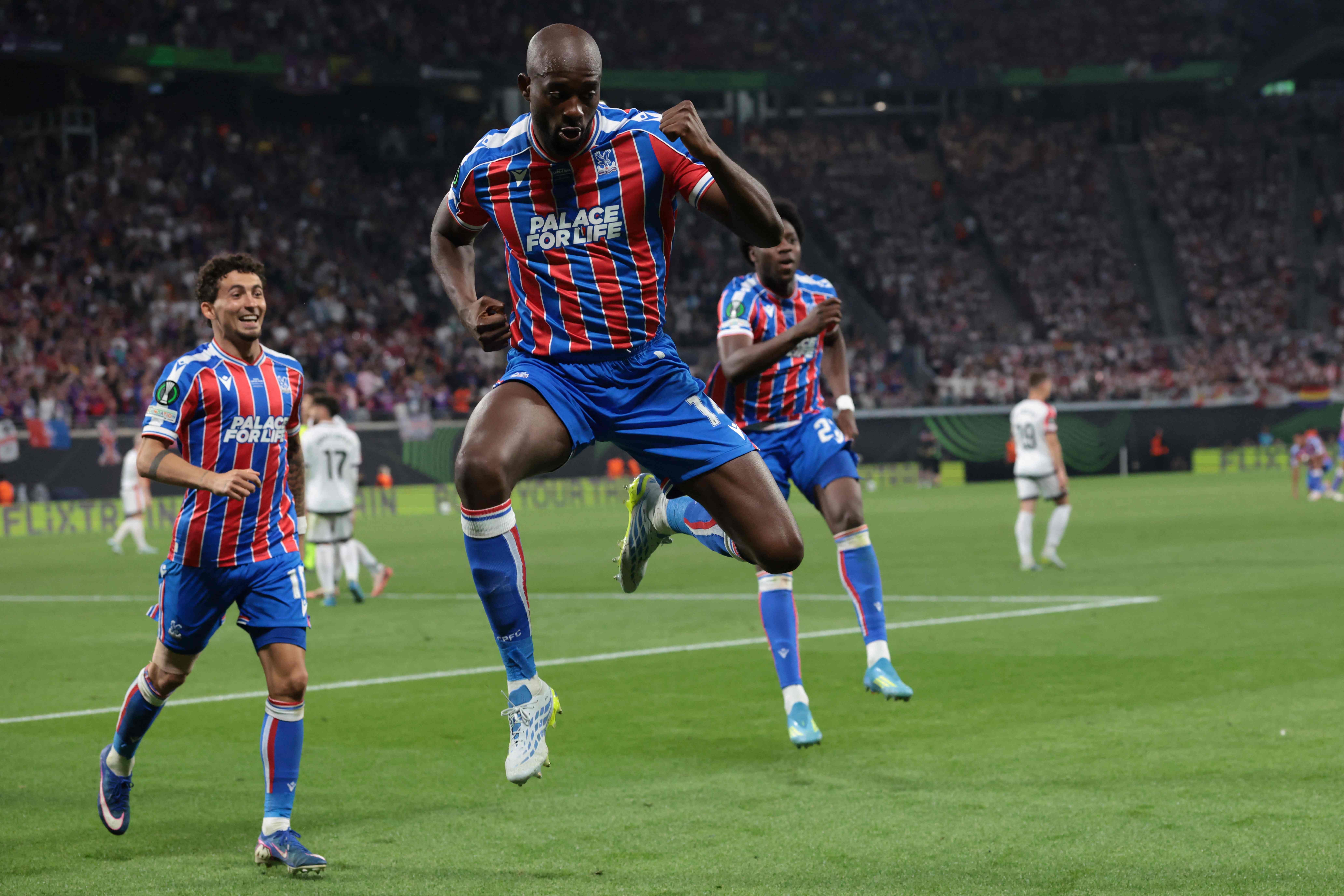 Crystal Palace vence o Rayo Vallecano e conquista a Conference League, seu primeiro título continental; veja todos os campeões