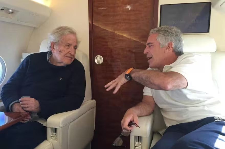 Arquivos Epstein: Noam Chomsky, de ícone intelectual da esquerda a conselheiro de um predador sexual Arquivos Epstein: Noam Chomsky, de ícone intelectual da esquerda a conselheiro de um predador sexual
