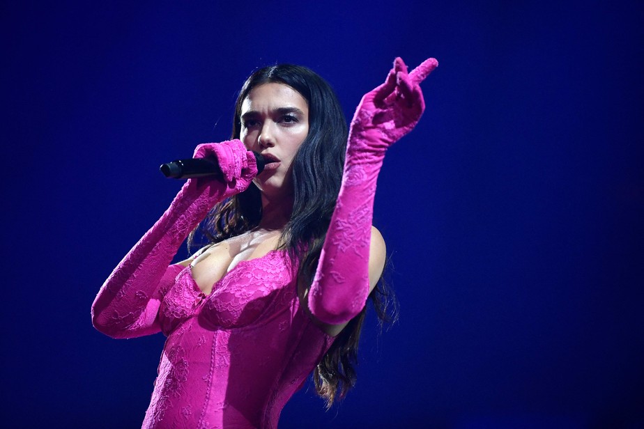 Show de Dua Lipa no México vira álbum ao vivo e filme