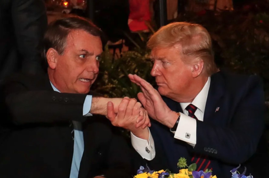 Bolsonaro quer o passaporte de volta para ir à posse de Trump