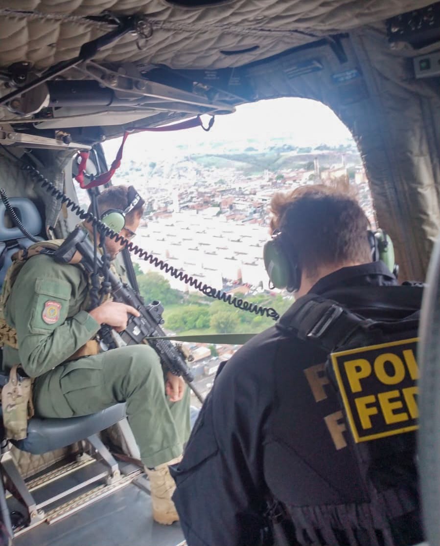 PF mira esquema de troca de etiquetas de malas para envio de cocaína ao exterior no Aeroporto de Guarulhos - Foto