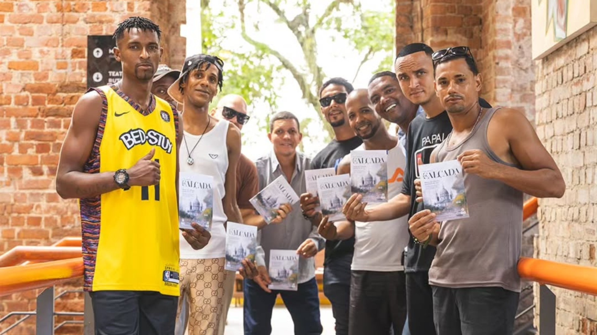 Rio lança primeira revista de poesias escritas por pessoas em situação de rua