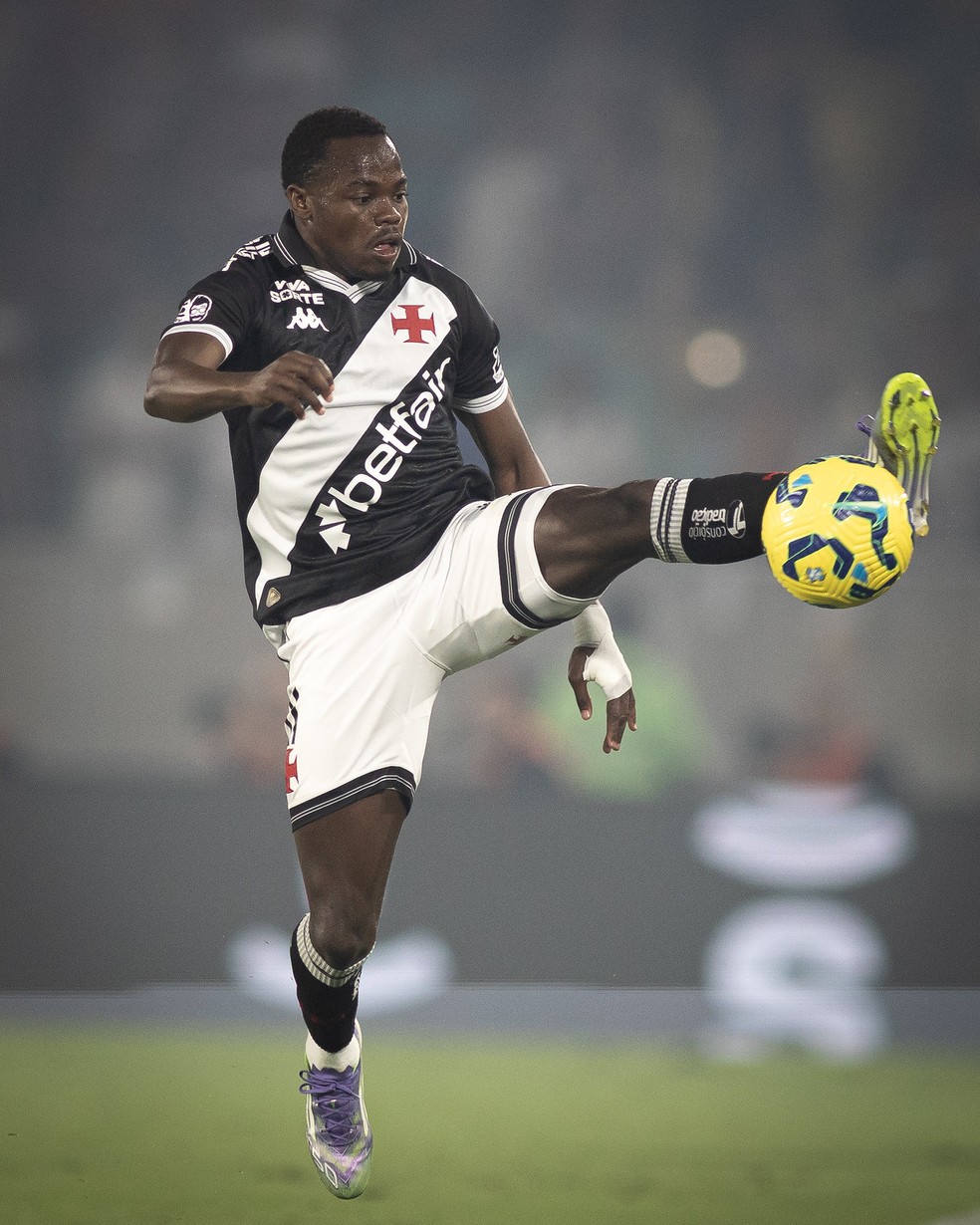 Andrés Gómez, one of the reinforcements who became a starter at Vasco — Photo: Matheus Lima/Vasco