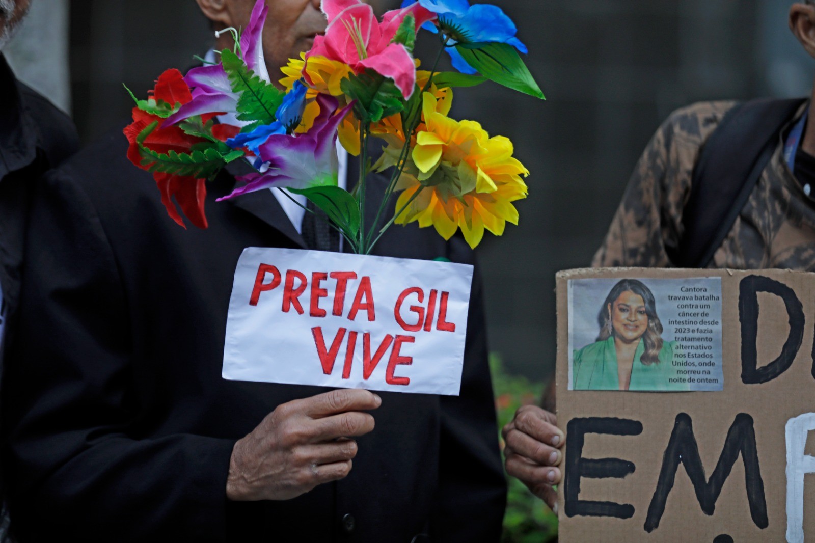 fãsFouzemHomenagemàCantora -foto: Gabriel de Paiva /agência Globo