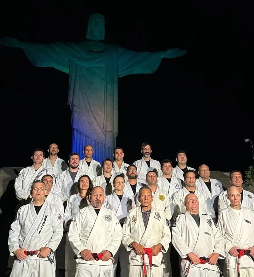 Família Gracie comemora 100 anos de Jiu-Jitsu com sessão de fotos