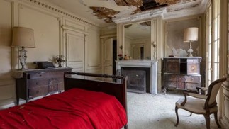 Um dos quartos localizados na ala norte da propriedade ainda conserva a mobília daquela época. — Foto: La Nacion