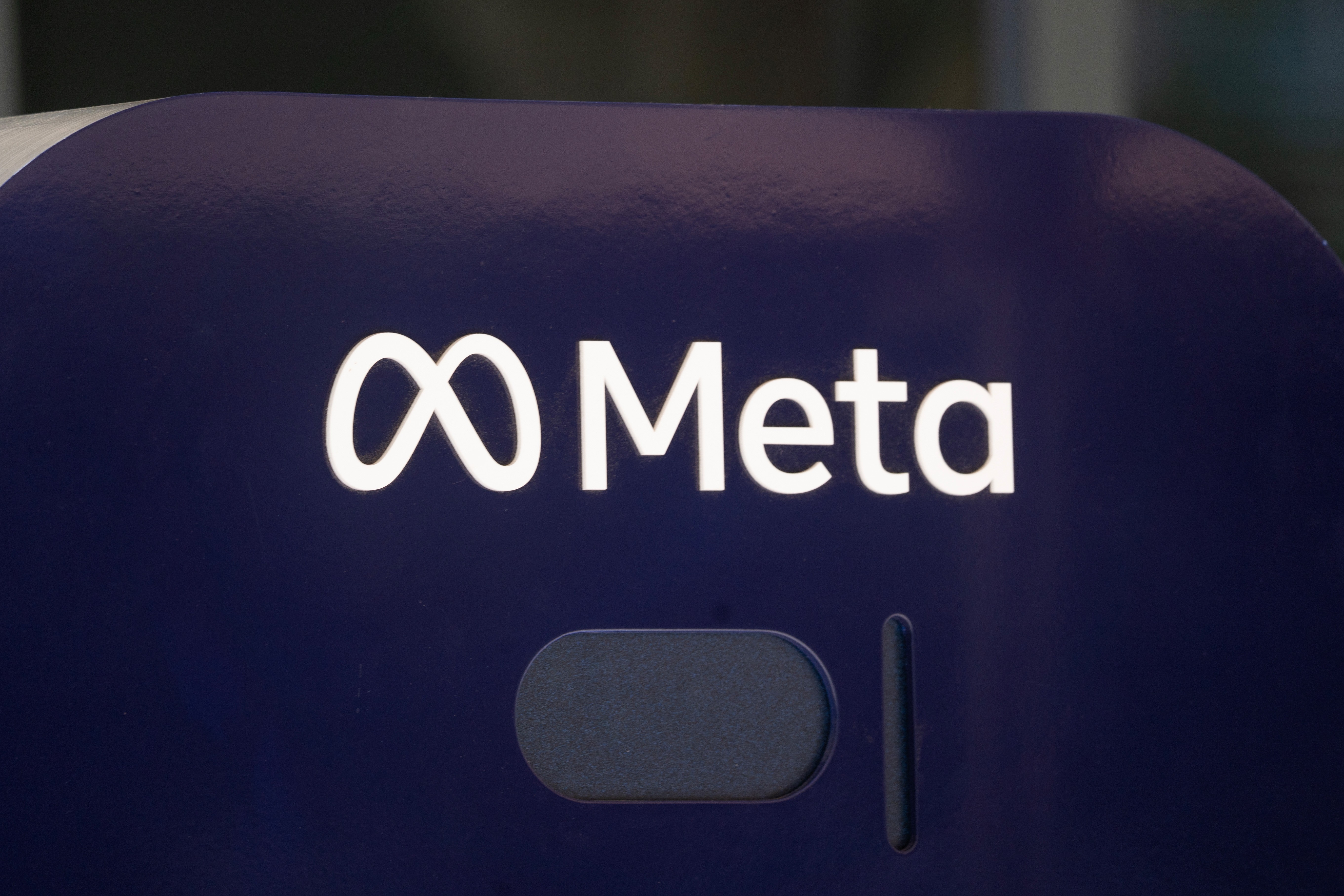 Meta apresenta novo modelo de IA 'aberto' para competir com a China