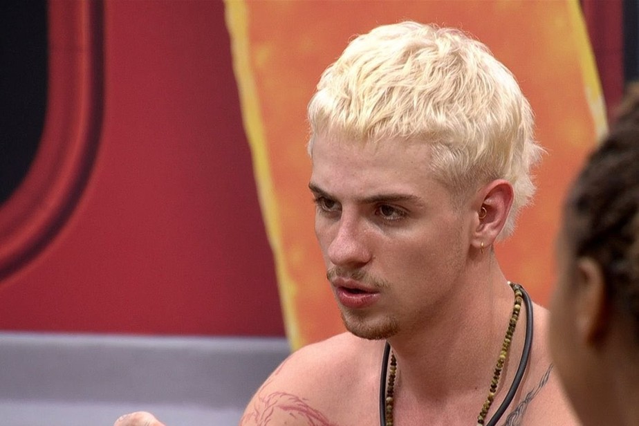 BBB26: Por que o cabelo de Juliano Floss amarelou? Entenda o drama da 'água  dura'