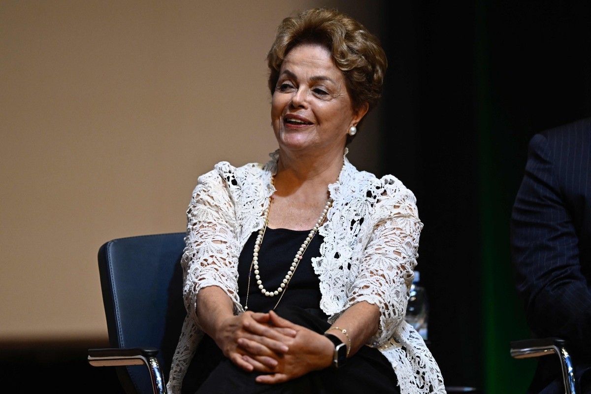 Não cabe a ninguém tentar reescrever história do impeachment