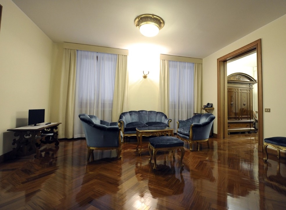 O papa Francisco decidiu ficar na residência de Santa Maria, no Vaticano, ao invés de se mudar para o amplo apartamento pontifício — Foto: AFP