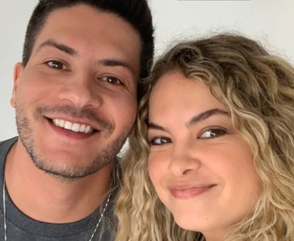 Ex-namorado de Lua Blanco, Arthur Aguiar posta foto e lamenta a morte da atriz: 'Que bom que ainda tivemos a oportunidade de conversar'