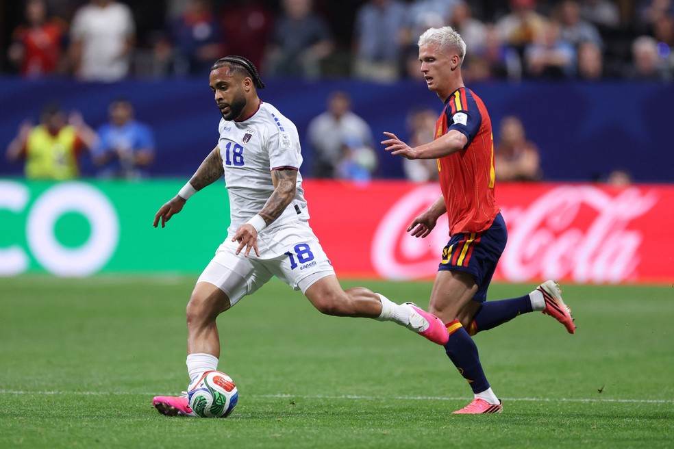 Telmo Arcanjo entrou no segundo tempo contra a Espanha — Foto: Mattia Ozbot / AFP