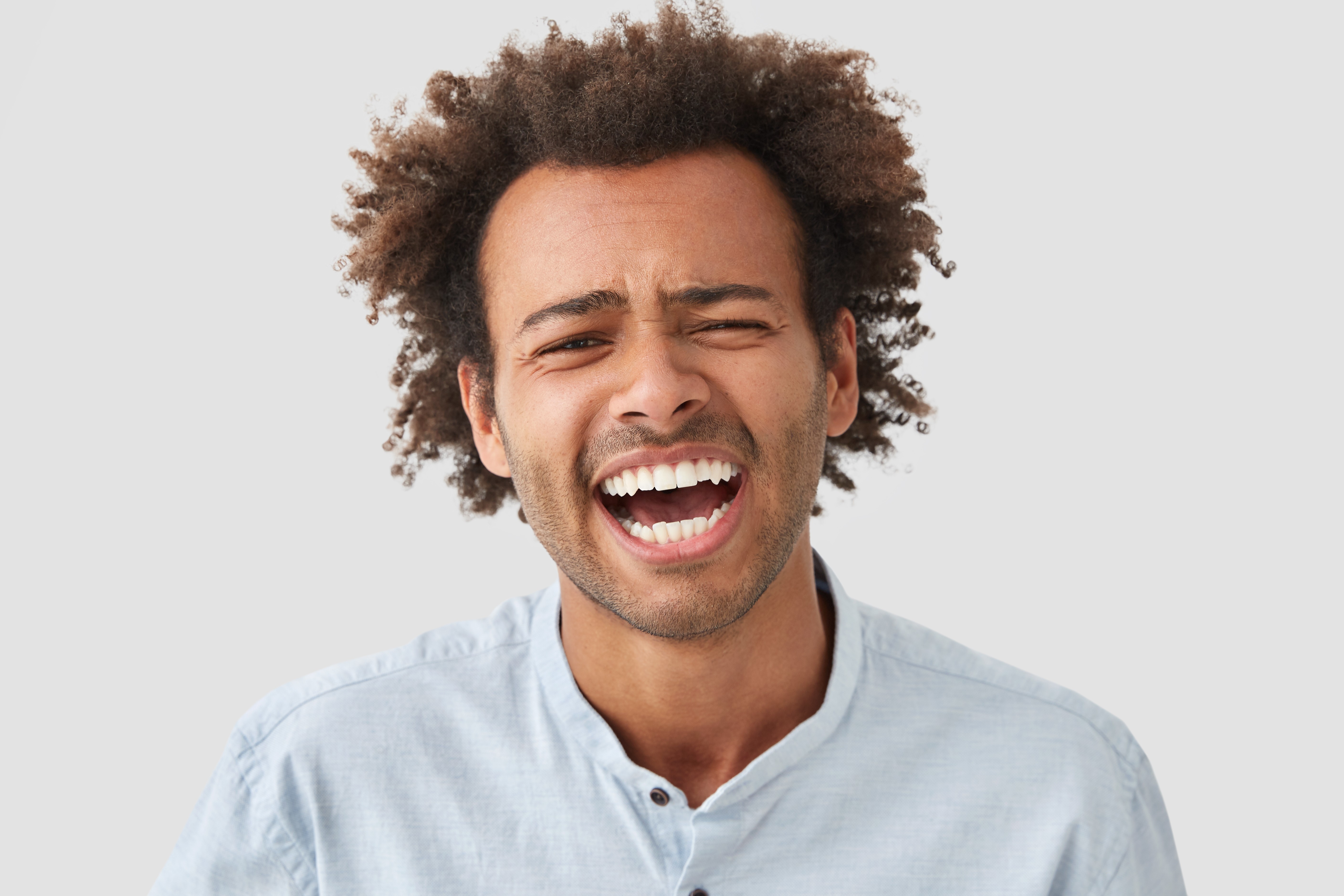 O que acontece no seu cérebro quando você não consegue parar de rir?