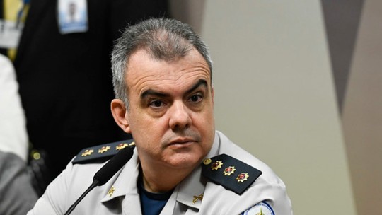 Com coronel, Moraes amplia libertação de presos do 8 de janeiro