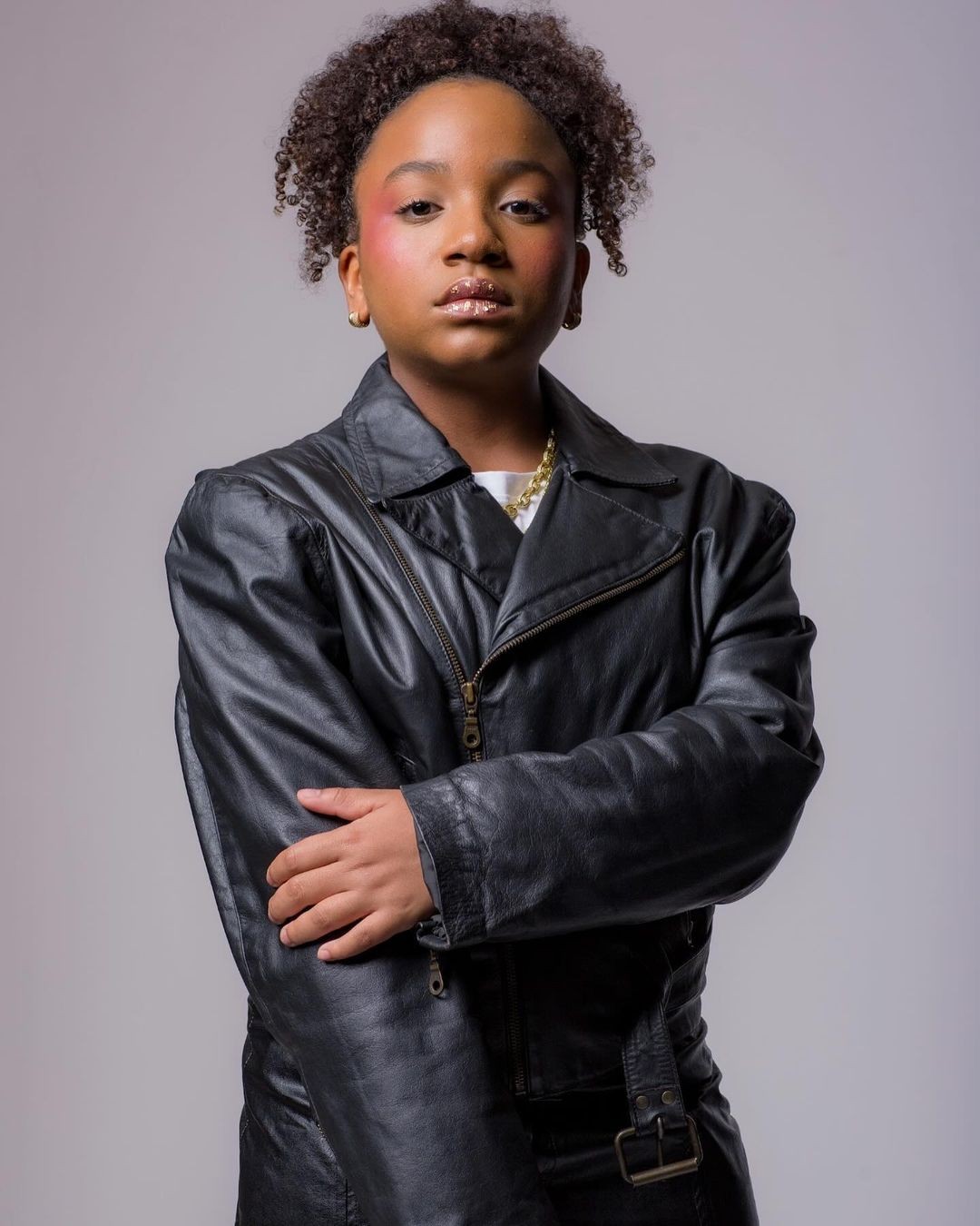 Maria Flor is the daughter of actor Douglas Silva and made her television debut in “Fuzuê” — Photo: Reproduction/Instagram