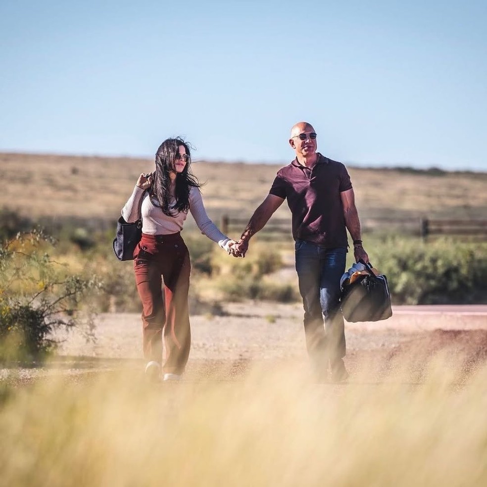 Jeff Bezos e Lauren Sánchez — Foto: Reprodução Instagram