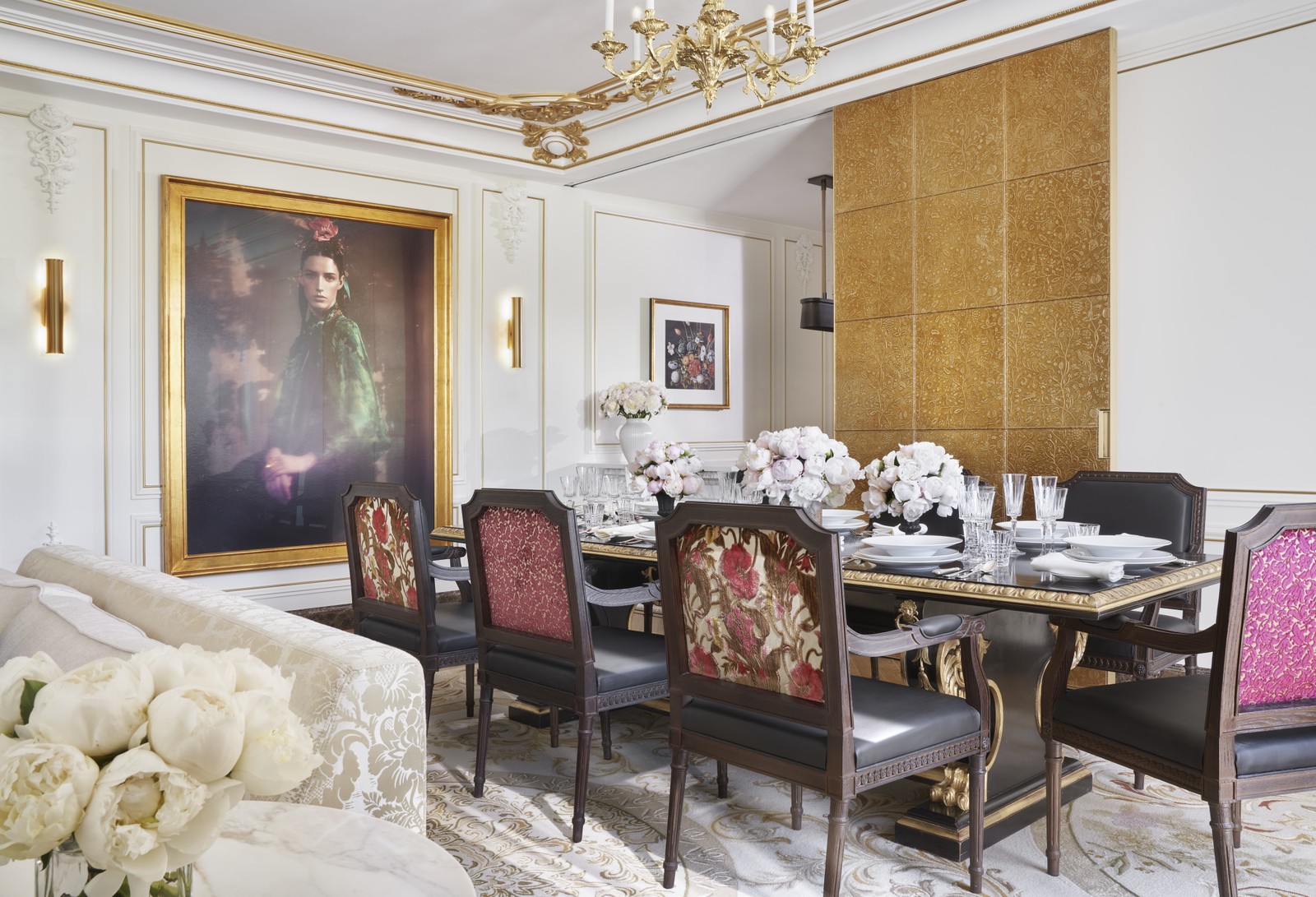 Sala de jantar do Mandarin Oriental Ritz,  único hotel de Madri que recebeu três chaves Michelin — Foto: Divulgação