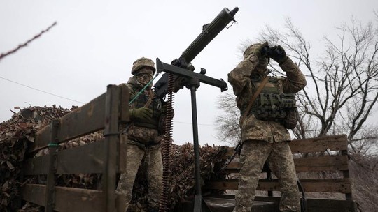 Kiev diz que primeiros instrutores militares franceses viajarão para a Ucrânia 'em breve'