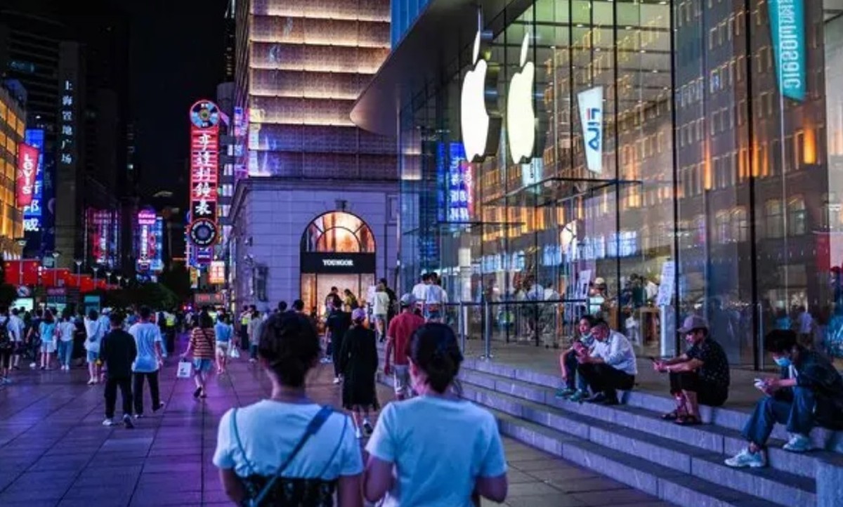 Imagem ilustrativa de Mudança Estratégica: A Produção de Smartphones da China para o Vietnã e Índia