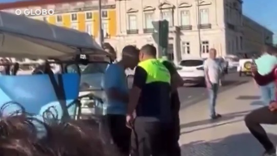 Vídeo: brasileiro leva cabeçadas de policial enquanto trabalhava em Lisboa
