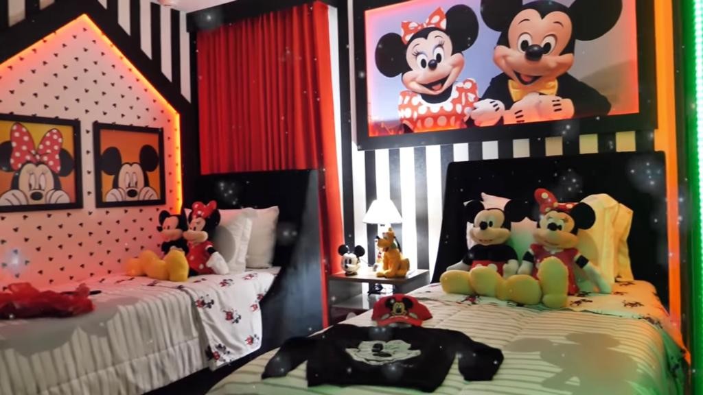 Simone dedicou um quarto aos personagens da Disney, como o Mickey e o Minnie — Foto: Reprodução