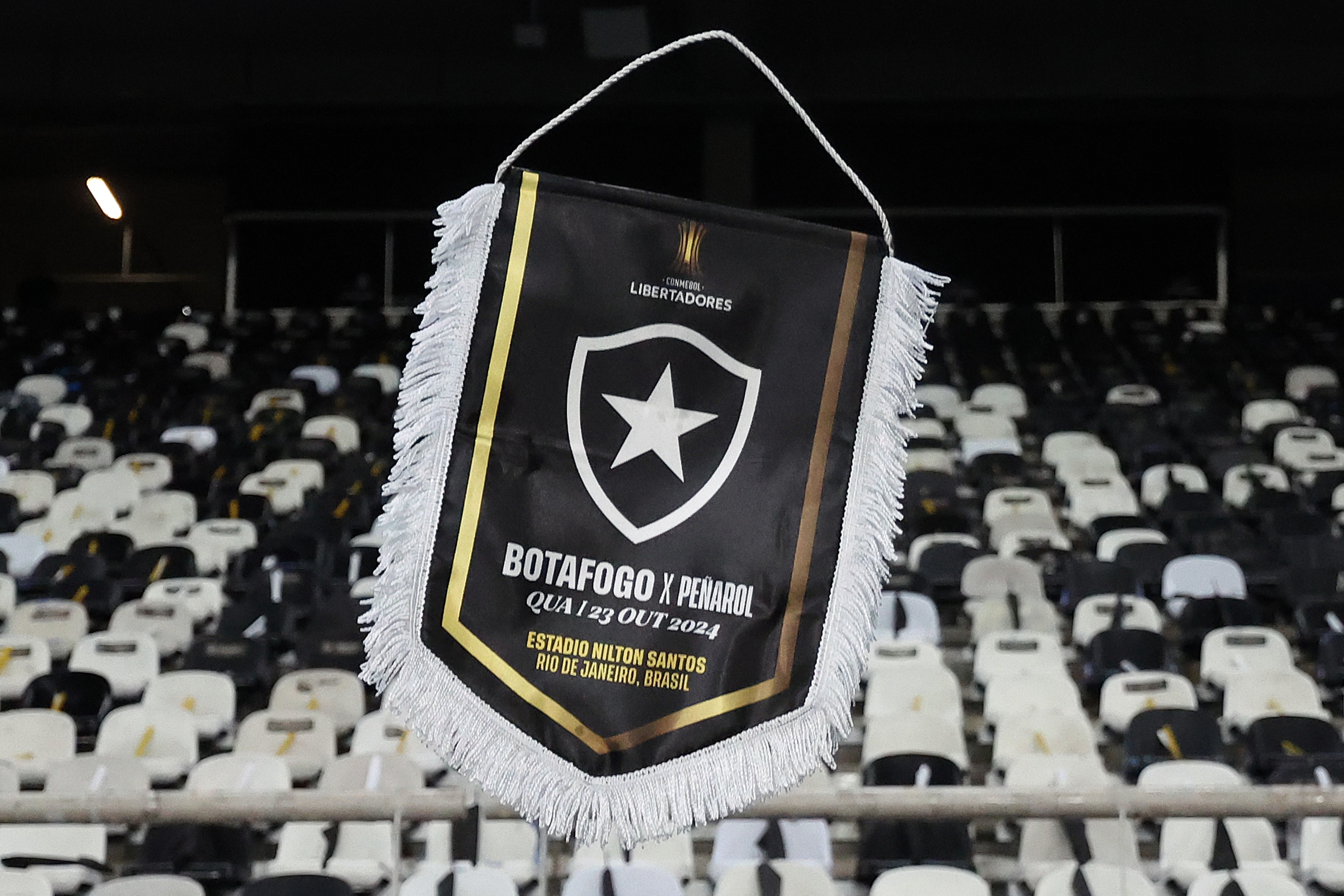 'Surpreendido', Botafogo diz que pedido de torcida única contra o Peñarol 'abre precedente perigoso' e pede punições da Conmebol