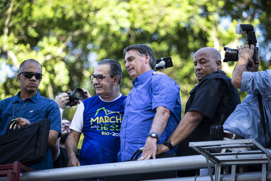 São João vira palco de campanha e inclui tour de Bolsonaro - 23/06