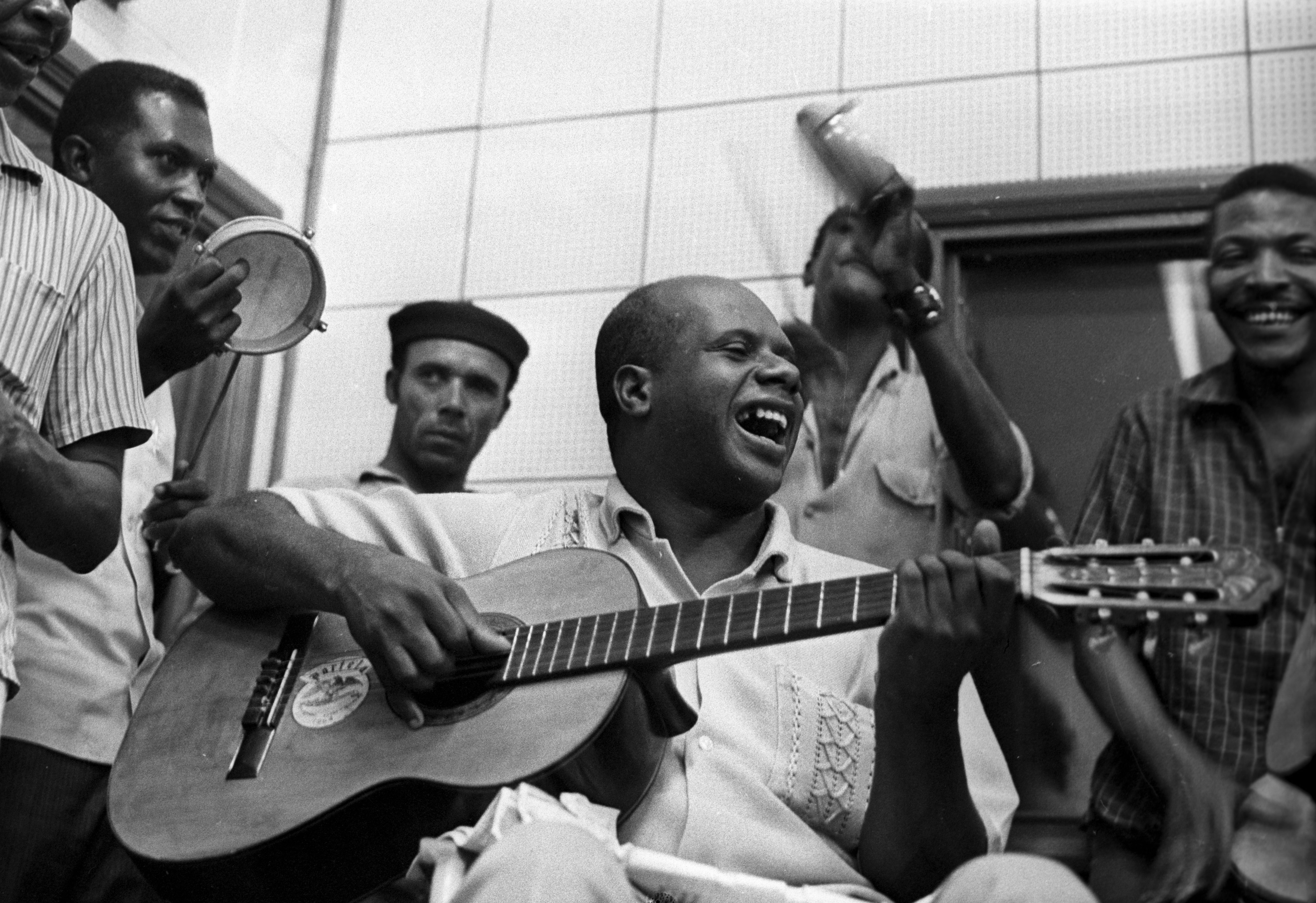 Em livro, as contradições do Candeia ‘tropicalista’, que criticou blacks, defendeu o samba e abriu espaço para feministas negras