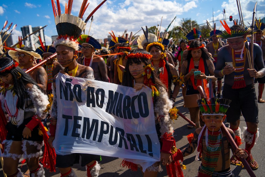 Registros da mobilização indígena próximo ao Supremo Tribunal Federal, no dia 7 de julho, para a retomada do julgamento do marco temporal.