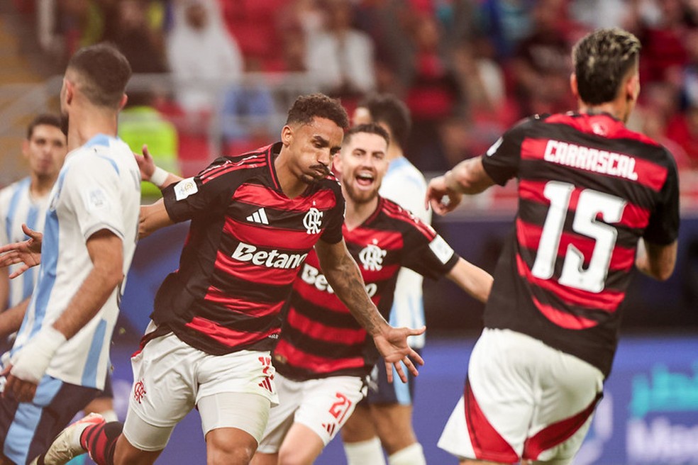 Danilo comemora seu gol, o segundo do Flamengo sobre o Pyramids, pela Copa Intercontinetal � Foto: Gilvan de Souza/Flamengo
