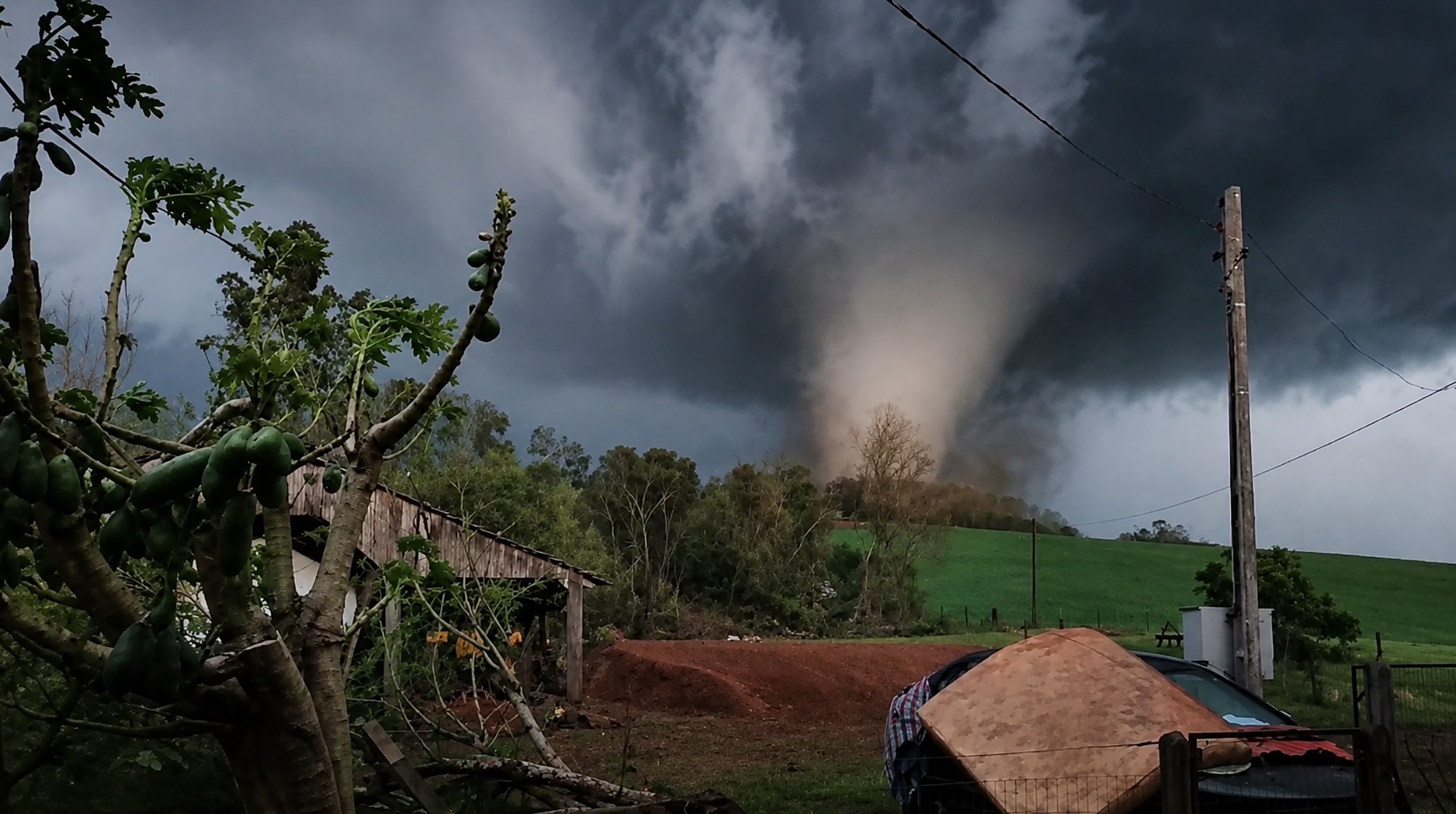 Com temporada de ventos mais intensa e começando mais cedo, Brasil registra maior número de tornados da série histórica