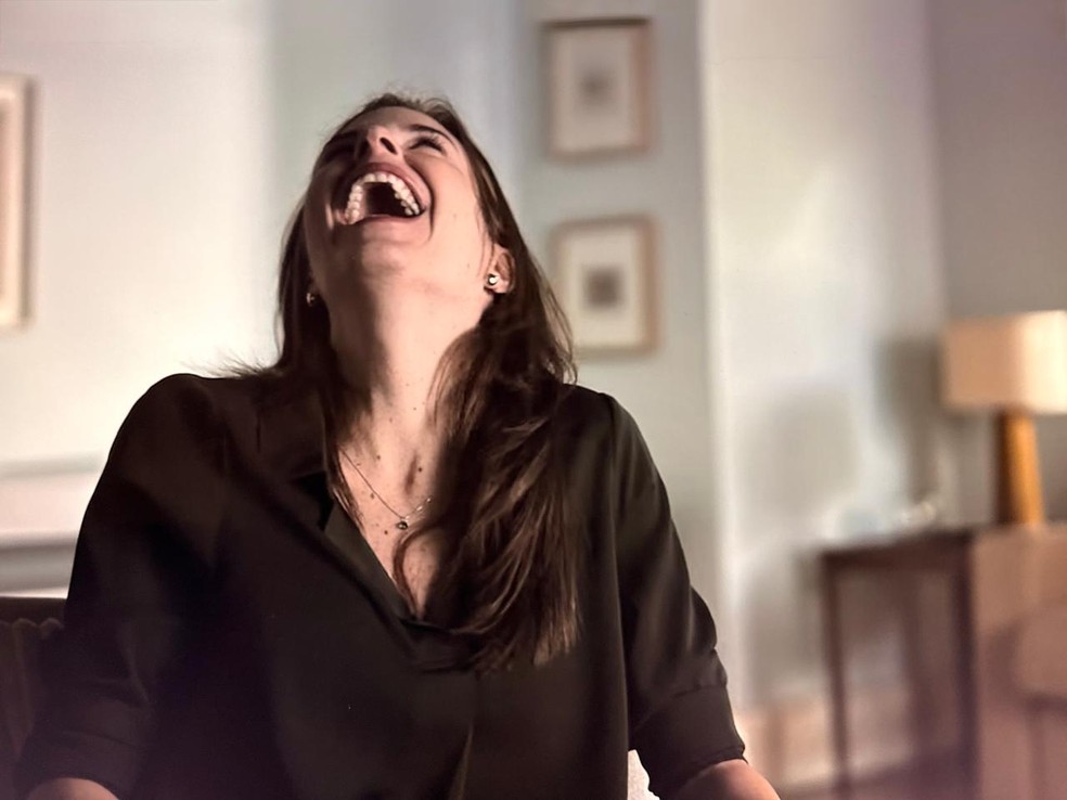 Suzane em diferentes momentos do documentário — Foto: Reprodução