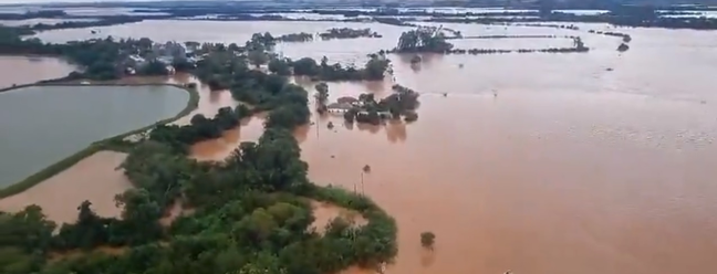 Enchente inundou a região de Santa Maria, no Rio Grande do Sul — Foto: Força Aérea Brasileira/Reprodução