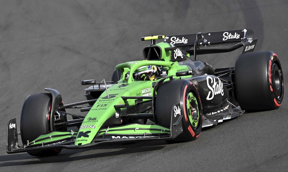 Gabriel Bortoleto em ação no fim de semana do GP da Hungria — Foto: ATTILA KISBENEDEK / AFP