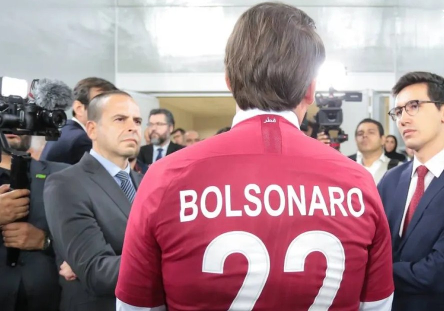 Bolsonaro visitou o estádio de futebol Al Janoub, no Catar