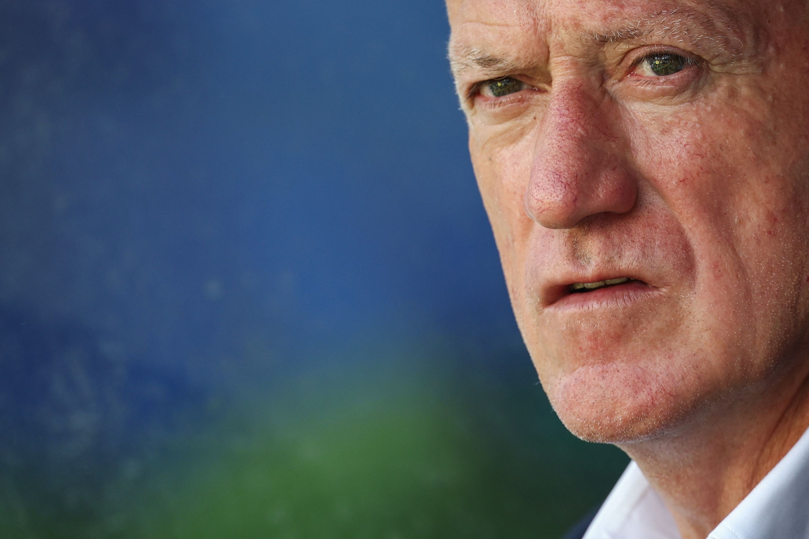 França na Terceira Semifinal: Deschamps Celebra, Mas Alerta para Dificuldades