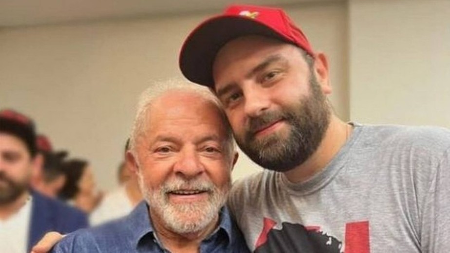 Quem é o filho de Lula que viralizou nas redes sociais após vitória nas  urnas