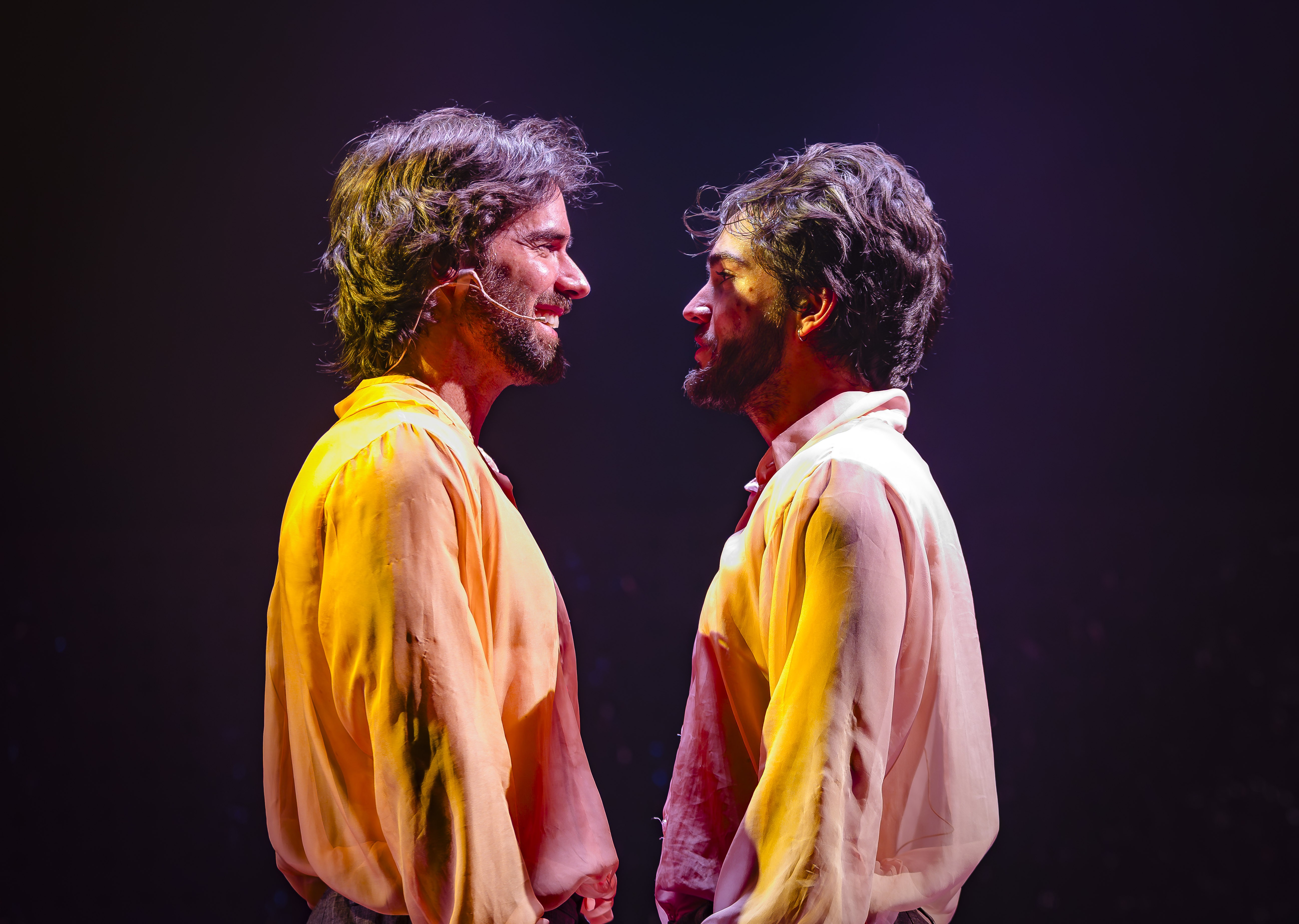 A poesia imita a vida: com direção de Duda Maia e texto inédito de Gabriel Chalita, o espetáculo "Poemas" estreia no dia 12 de junho no Teatro Fashion Mall