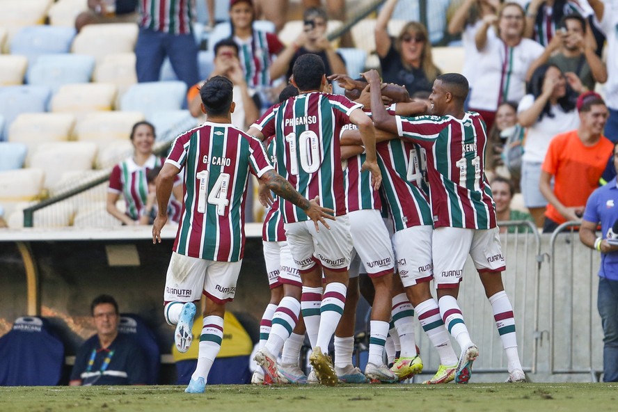 Cano marca, e Fluminense vence São Paulo no 'Jogo das Faixas' - Lance!