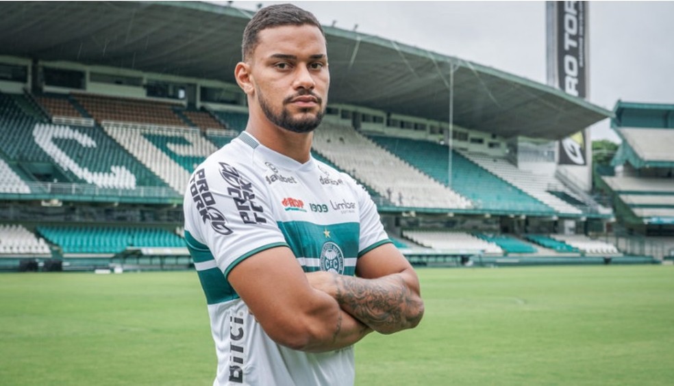 Tonny Anderson, atleta do ABC: foi o destaque do clube na vitória por 3 a 2 contra o Vila Nova, no Brasileirão da Série B (2023) — Foto: Divulgação