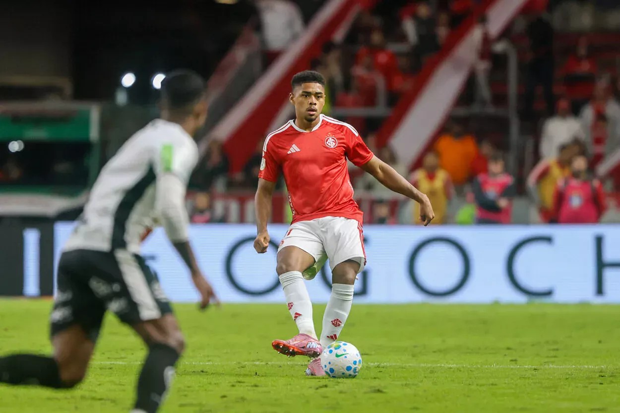 Zagueiro do Inter será julgado por lesão grave em estreante